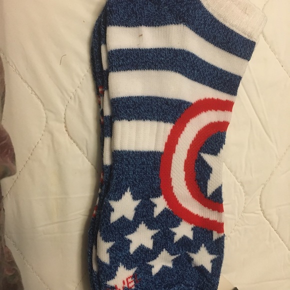 Marvel Captain America Men’s Ankle Socks 2Pair New - Picture 2 of 3